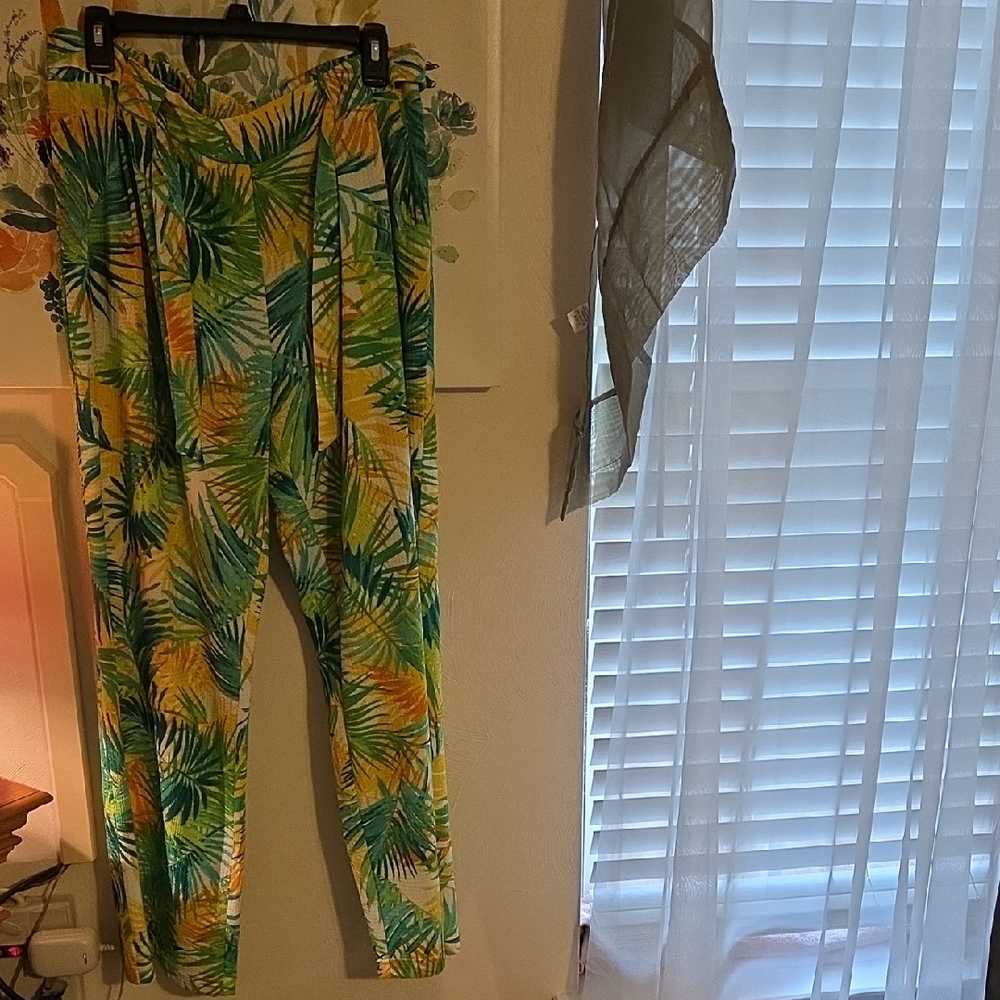 Soho Tropical Leaf Print Women's Joggers